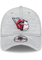 New Era Cleveland Guardians Mens Grey Speed 39THIRTY Flex Hat