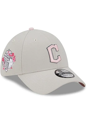 New Era Cleveland Guardians Mens Beige 2023 Mothers Day 39THIRTY Flex Hat