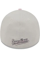 New Era Cleveland Guardians Mens Beige 2023 Mothers Day 39THIRTY Flex Hat