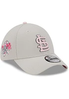 New Era St Louis Cardinals Mens Beige 2023 Mothers Day 39THIRTY Flex Hat