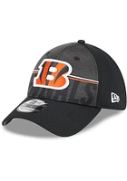 New Era Cincinnati Bengals Mens Black 2023 Training Camp 39THIRTY Flex Hat