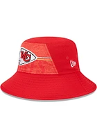 New Era Kansas City Chiefs Red 2023 Training Camp Stretch Mens Bucket Hat