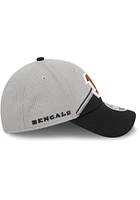 New Era Cincinnati Bengals 2023 Sideline GRA Stretch 9FORTY Adjustable Hat - Grey