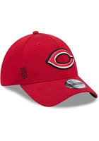 New Era Cincinnati Reds Mens Red 2024 Clubhouse Alt 39THIRTY Flex Hat