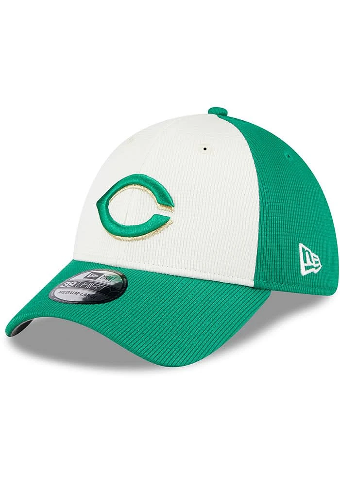 New Era Cincinnati Reds Mens Green 2024 St Patricks Day 39THIRTY Flex Hat