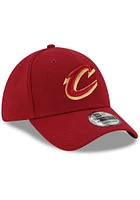 New Era Cleveland Cavaliers Mens Cardinal Team Classic 39THIRTY Flex Hat
