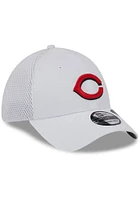 New Era Cincinnati Reds Mens White Game Day Recycled 39THIRTY Flex Hat