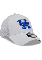 New Era Kentucky Wildcats Mens White Game Day Recycled 39THIRTY Flex Hat