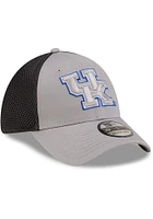 New Era Kentucky Wildcats Mens Graphite and Grey Tonal Logo 39THIRTY Flex Hat