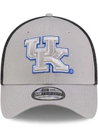 New Era Kentucky Wildcats Mens Graphite and Grey Tonal Logo 39THIRTY Flex Hat