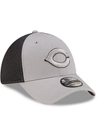 New Era Cincinnati Reds Mens Graphite and Grey Tonal Logo 39THIRTY Flex Hat