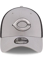 New Era Cincinnati Reds Mens Graphite and Grey Tonal Logo 39THIRTY Flex Hat