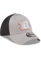 New Era Cincinnati Bengals Mens Graphite and Grey Tonal Logo 39THIRTY Flex Hat