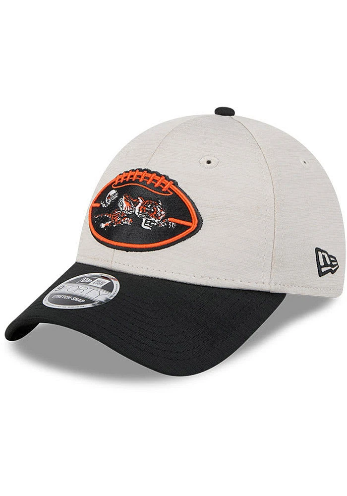 New Era Cincinnati Bengals 2024 Sideline Historic Stretch 9FORTY Adjustable Hat - Grey