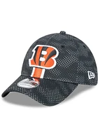 New Era Cincinnati Bengals Mens Black 2024 Sideline OTC 39THIRTY Flex Hat