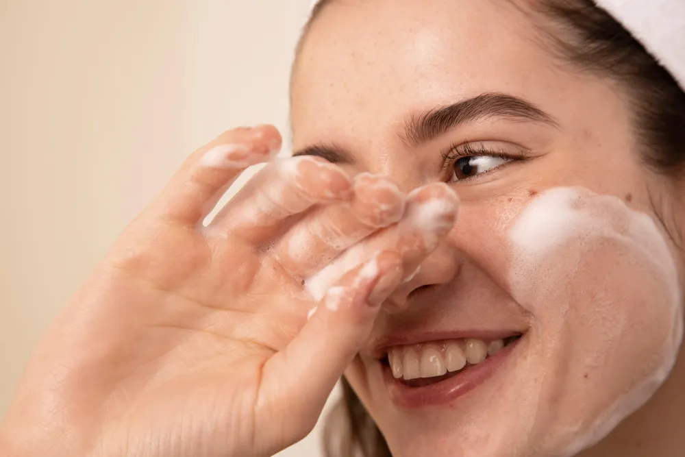 Tea Tree Skin Clearing Foaming Cleanser