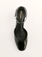 Mallori Closed Toe Heel