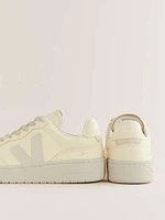 Veja V-90 Sneaker