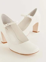 Manuela Mary Jane Pump