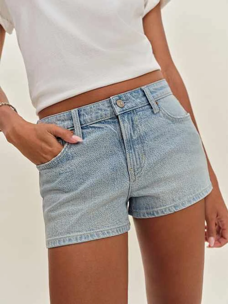 Annie Stretch Low Rise 2.5” Jean Shorts