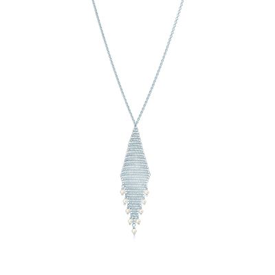 Elsa Peretti™ Mesh bib necklace in 18k gold with a tumbled emerald bead. |  Tiffany & Co.