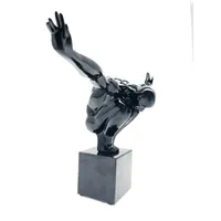 Statuette homme en polyrésine noire 43x29 ATHLET