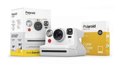 Coffret appareil photo instantané et recharges Polaroid Now blanc | Maisons du Monde