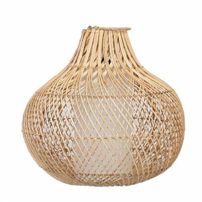 Suspension en rotin avec abat-jour blanc | Maisons du Monde