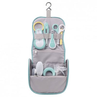 Trousse de toilette nomade avec accessoires verte | Maisons du Monde