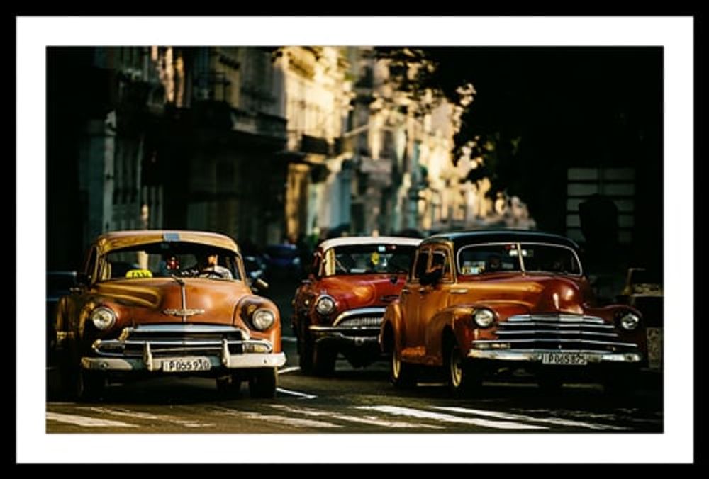 Affiche vintage taxi Affiche sous cadre noir | Maisons du Monde