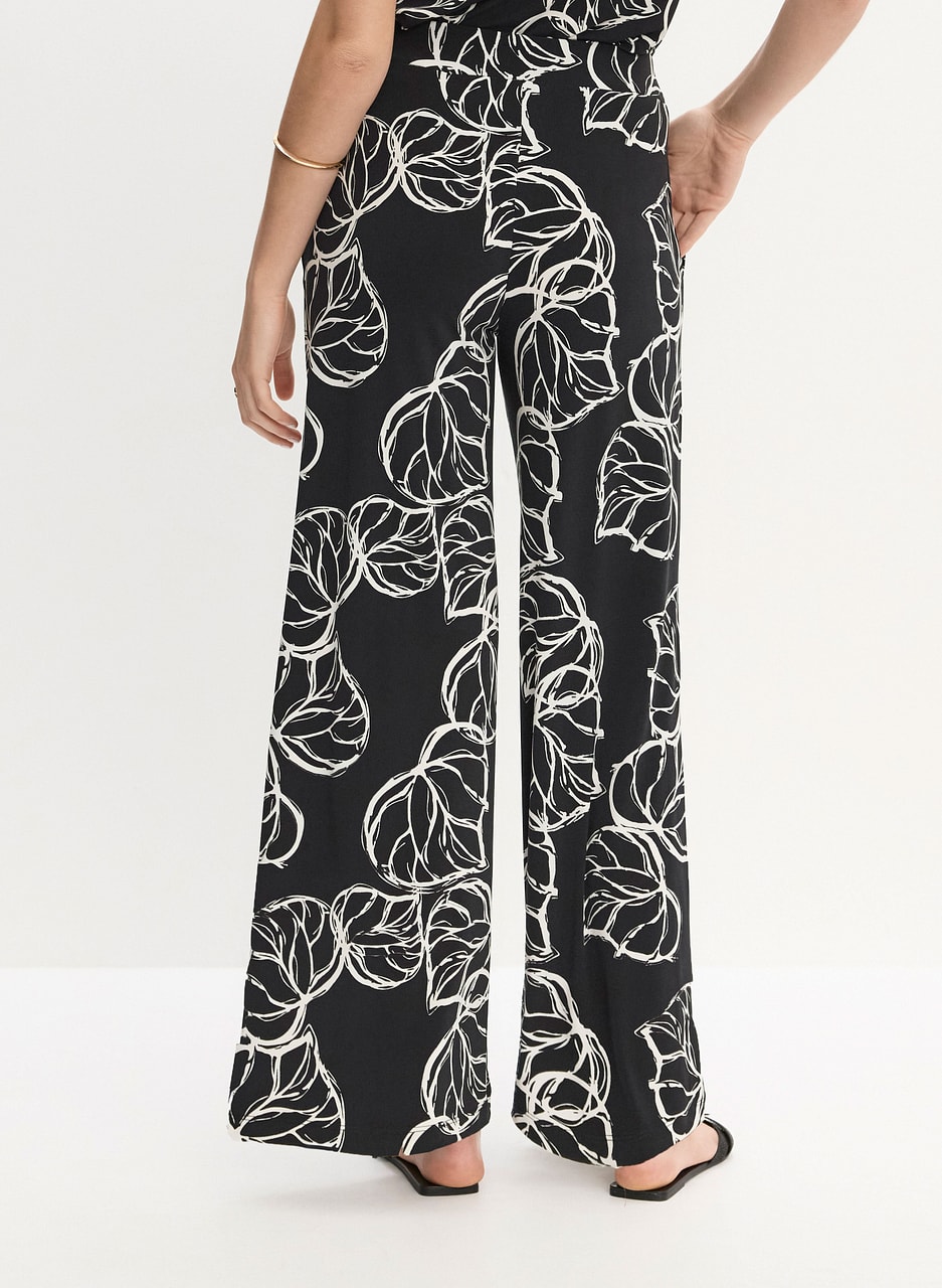 Graphic Leaf Print Pull-On Pants