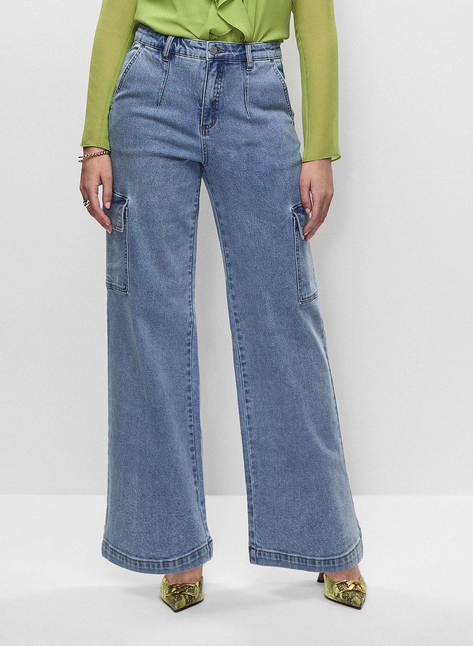 Wide Leg Cargo Jeans