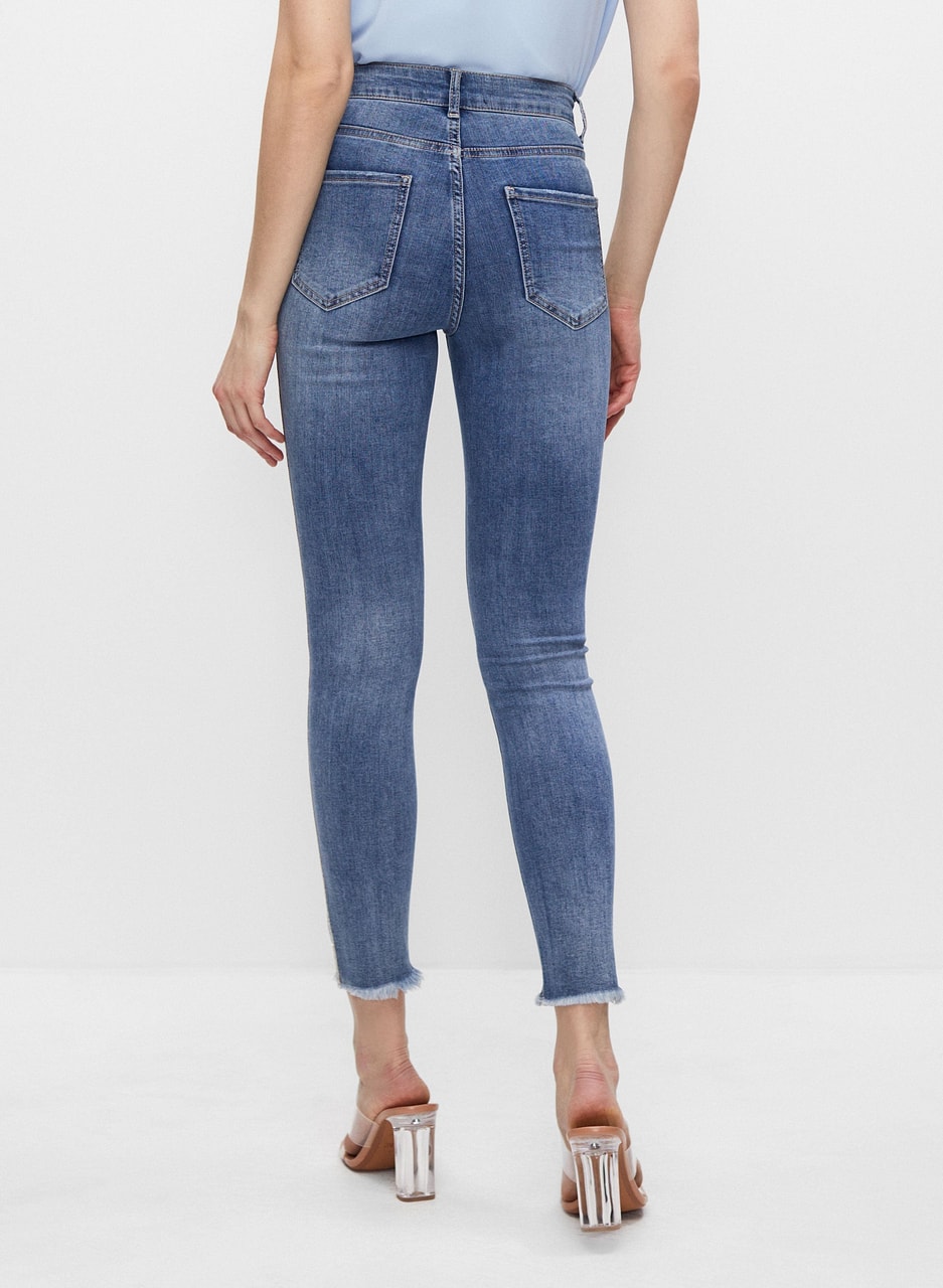 Frank Lyman - Rhinestone Detail Jeans