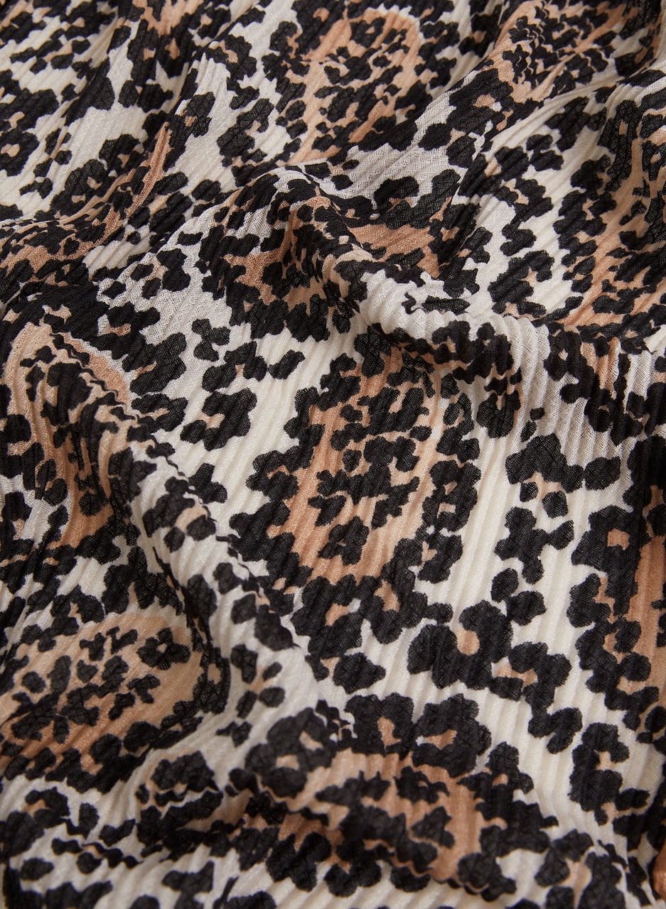 Cheetah-Inspired Paisley Motif Scarf