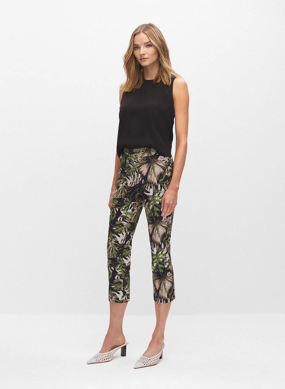 Leaf Print Pull-On Capris