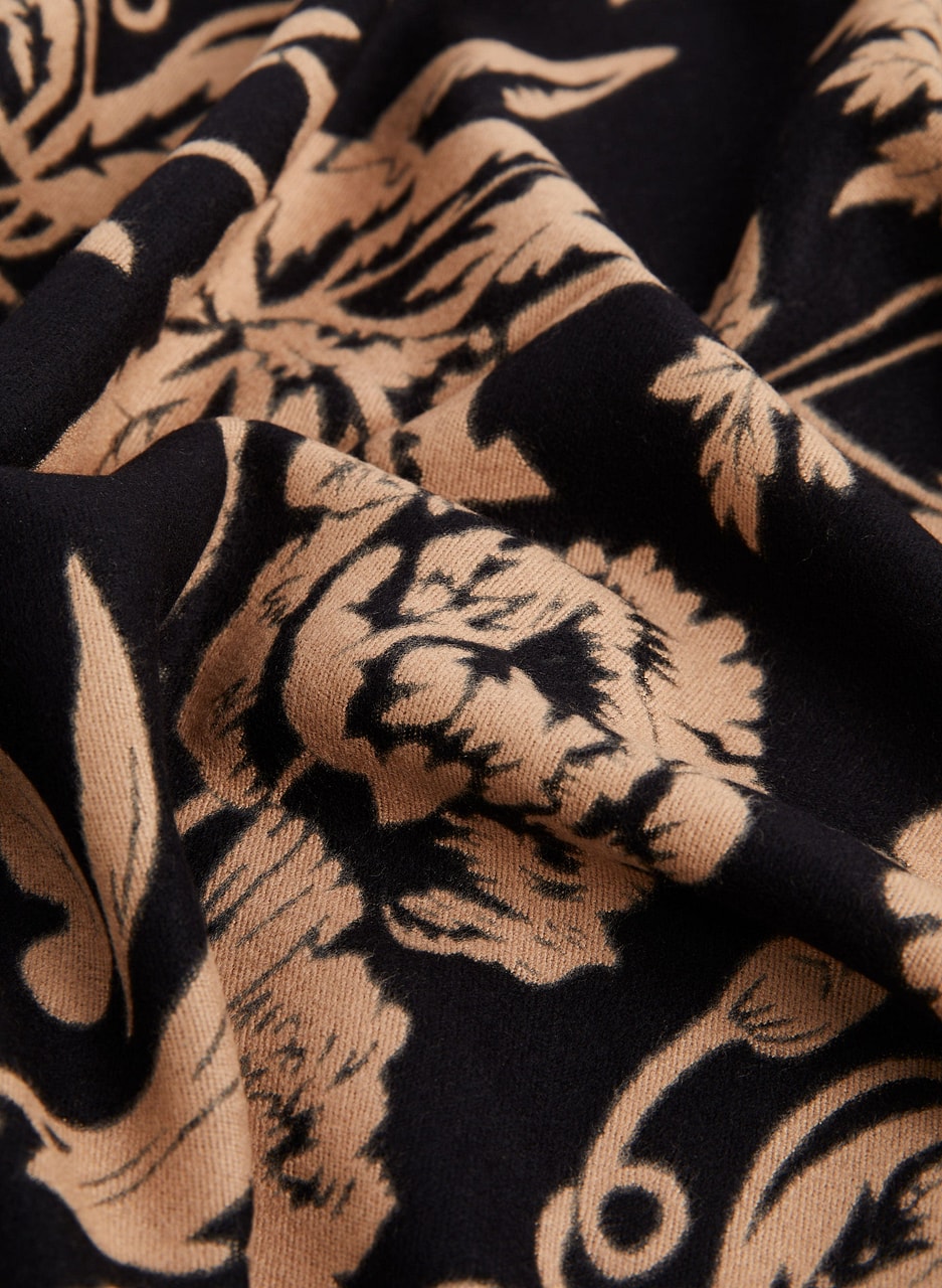 Floral Motif Jacquard Scarf