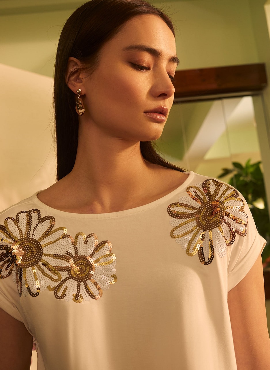 Sequin Daisy Detail Tee