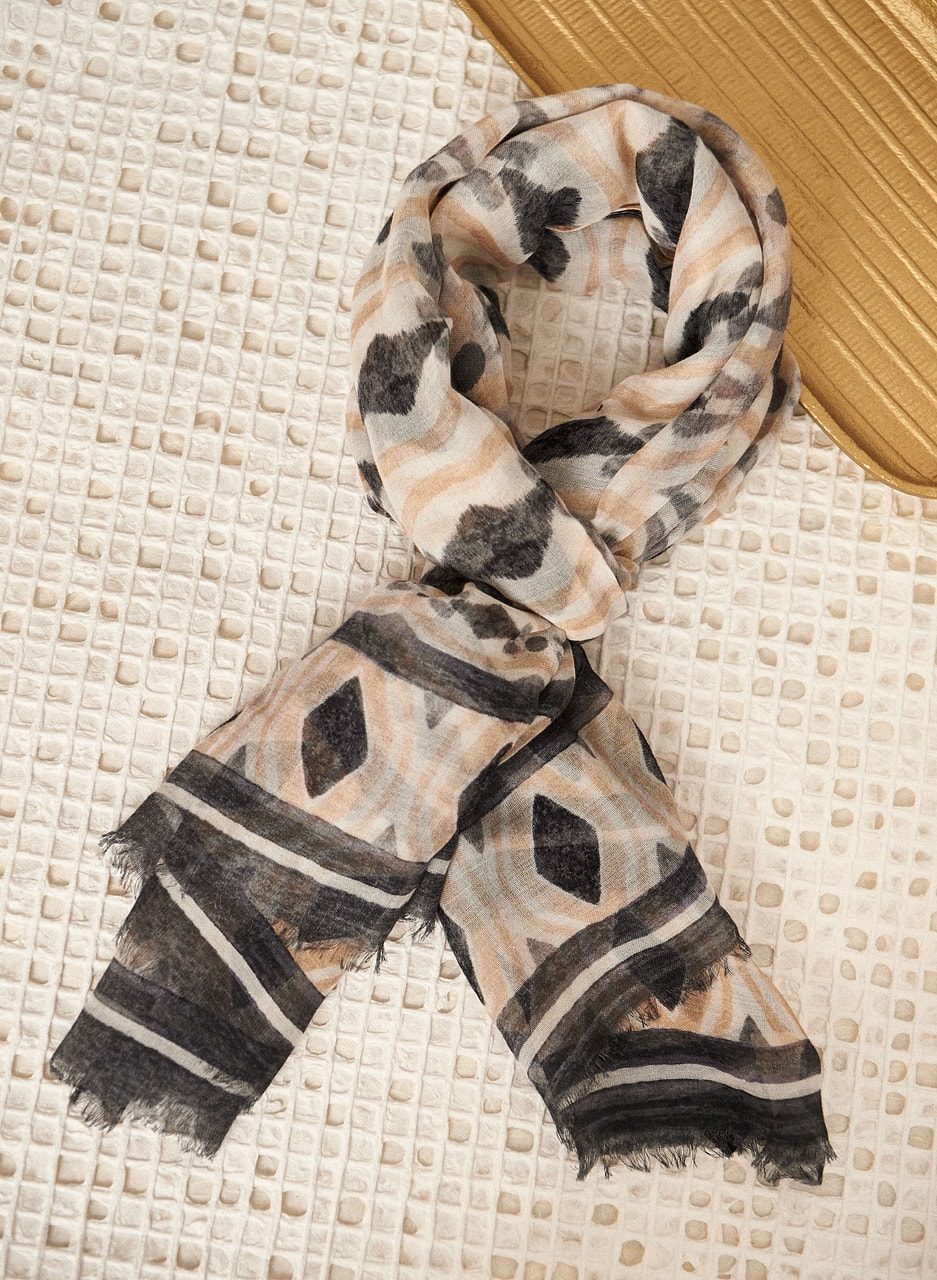 Geometric Motif Lightweight Scarf