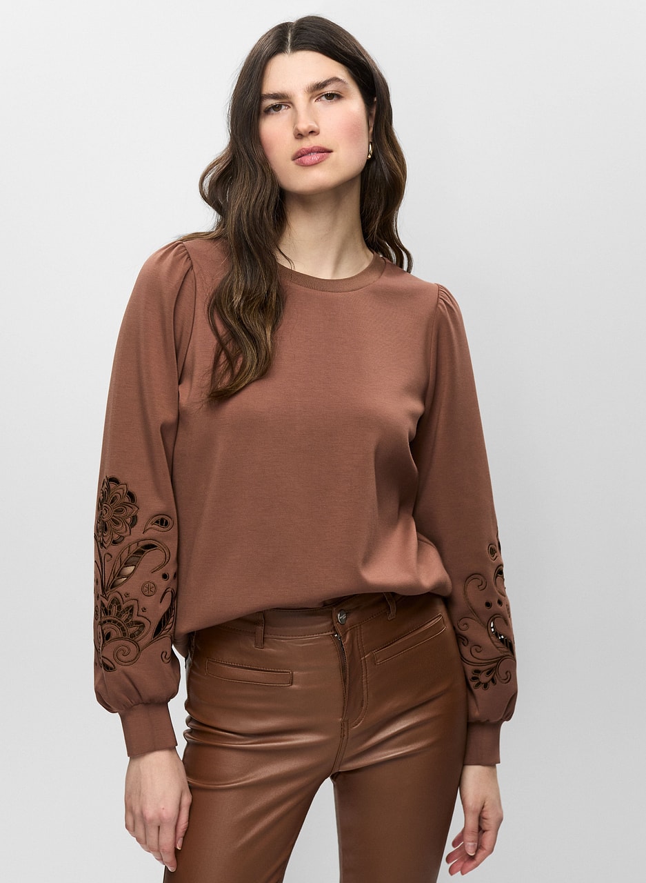 Embroidered Puff Sleeve Top