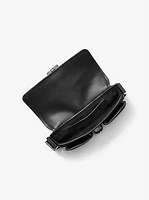 Bolso de hombro Colby mediano de piel cuarteada