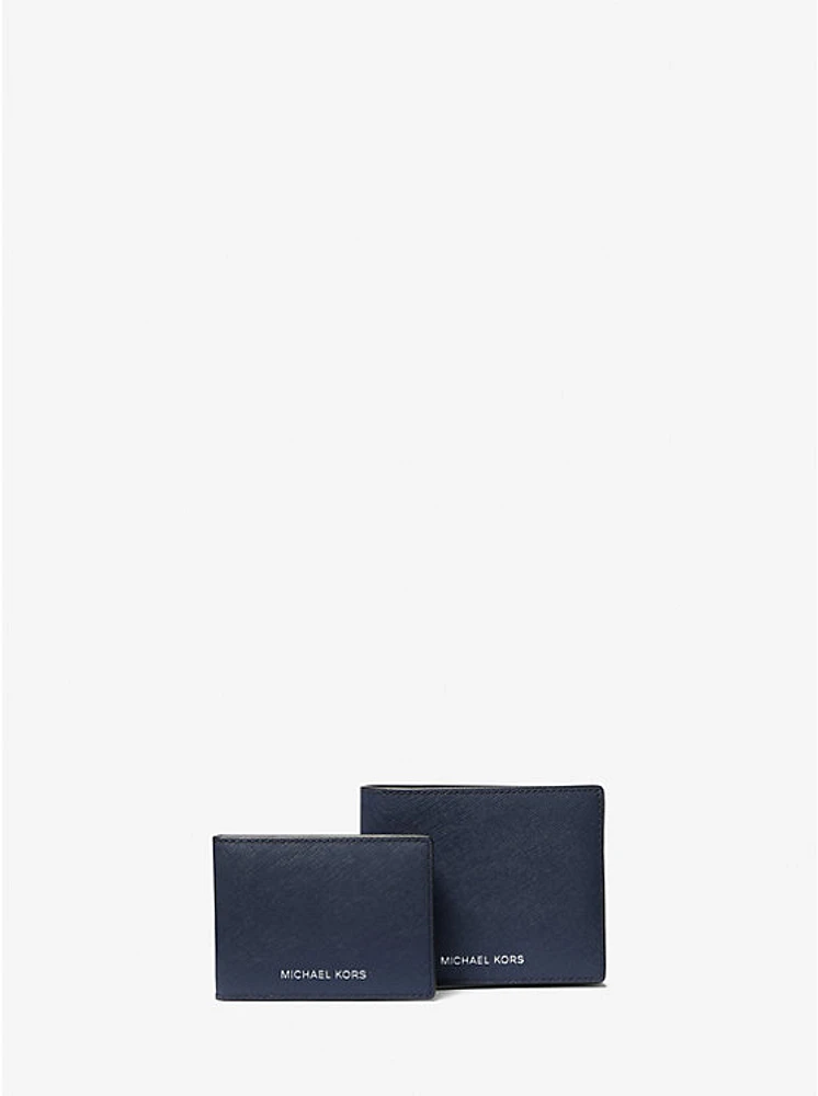 Billetera Varick de piel saffiano con solapa para documento identidad