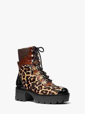 Bota de estilo militar Khloe de varios materiales