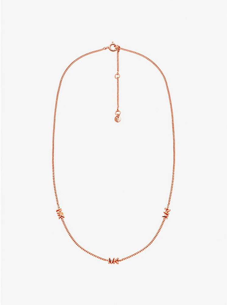 Collar de plata esterlina chapada en metales preciosos con logotipo