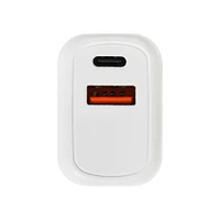 Adaptador De Carga Rápida USB Y Tipo C Blanco 4x2 cm