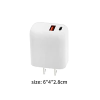 Adaptador De Carga Rápida USB Y Tipo C Blanco 4x2 cm
