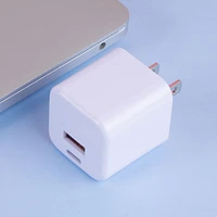 Adaptador De Carga Rápida Puertos USB Y Tipo C Sintético  Blanco 30 W