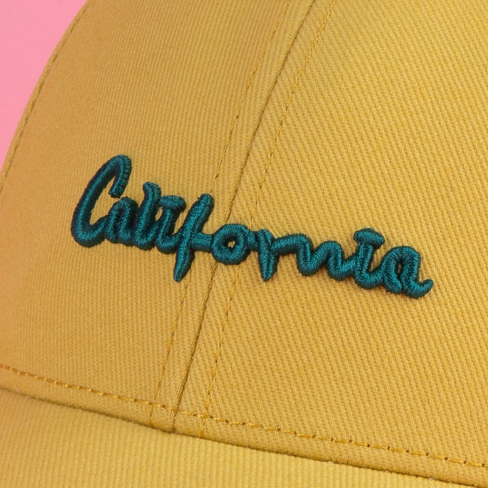 Gorra Tipografía California Mostaza Unitalla