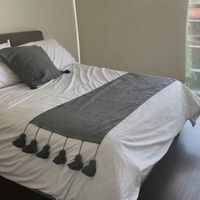 Pie de Cama King Size Pompones Tejido Gris