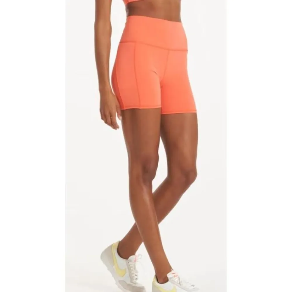 Women's Studio Pocket Short