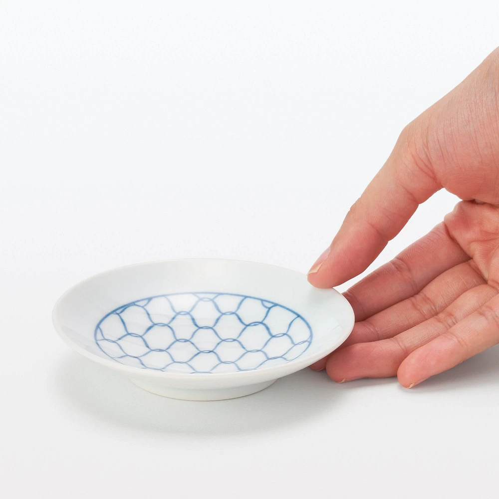 Hasami Ware Small Plate - Mesh Pattern